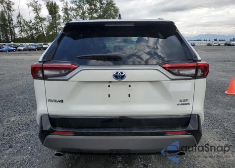 2020 Toyota Rav4 Xse z USA, uszkodzony, nr VIN 2T3EWRFV0LW064731